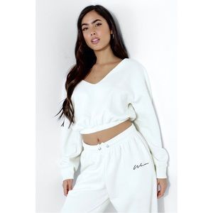 Boohoo White V-Neck Fleece Oversized Loose Fit Cropped Sweatshirt